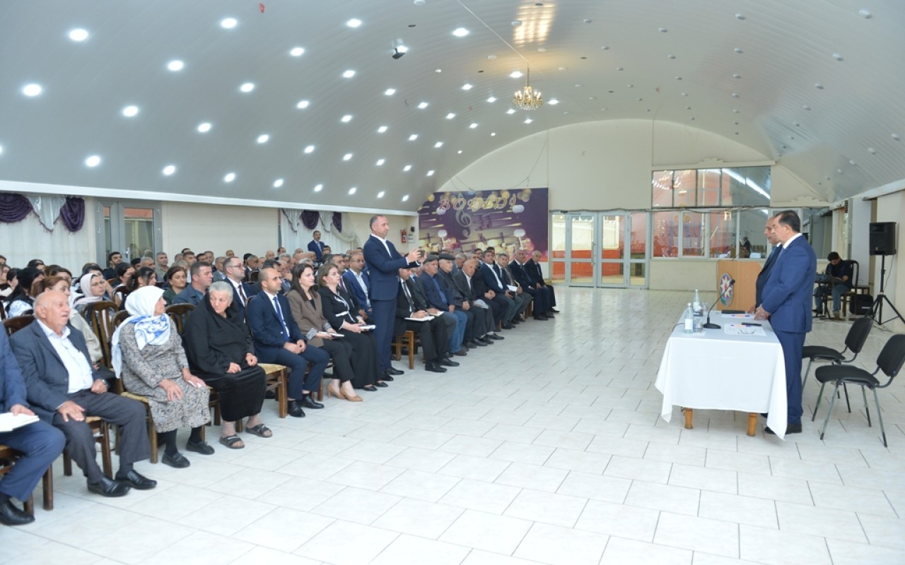 Taleh Qaraşov Boladə kəndində sakinlərlə səyyar qəbul keçirib - FOTOLAR